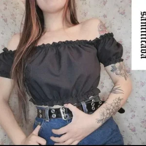 CROP PIN-UP